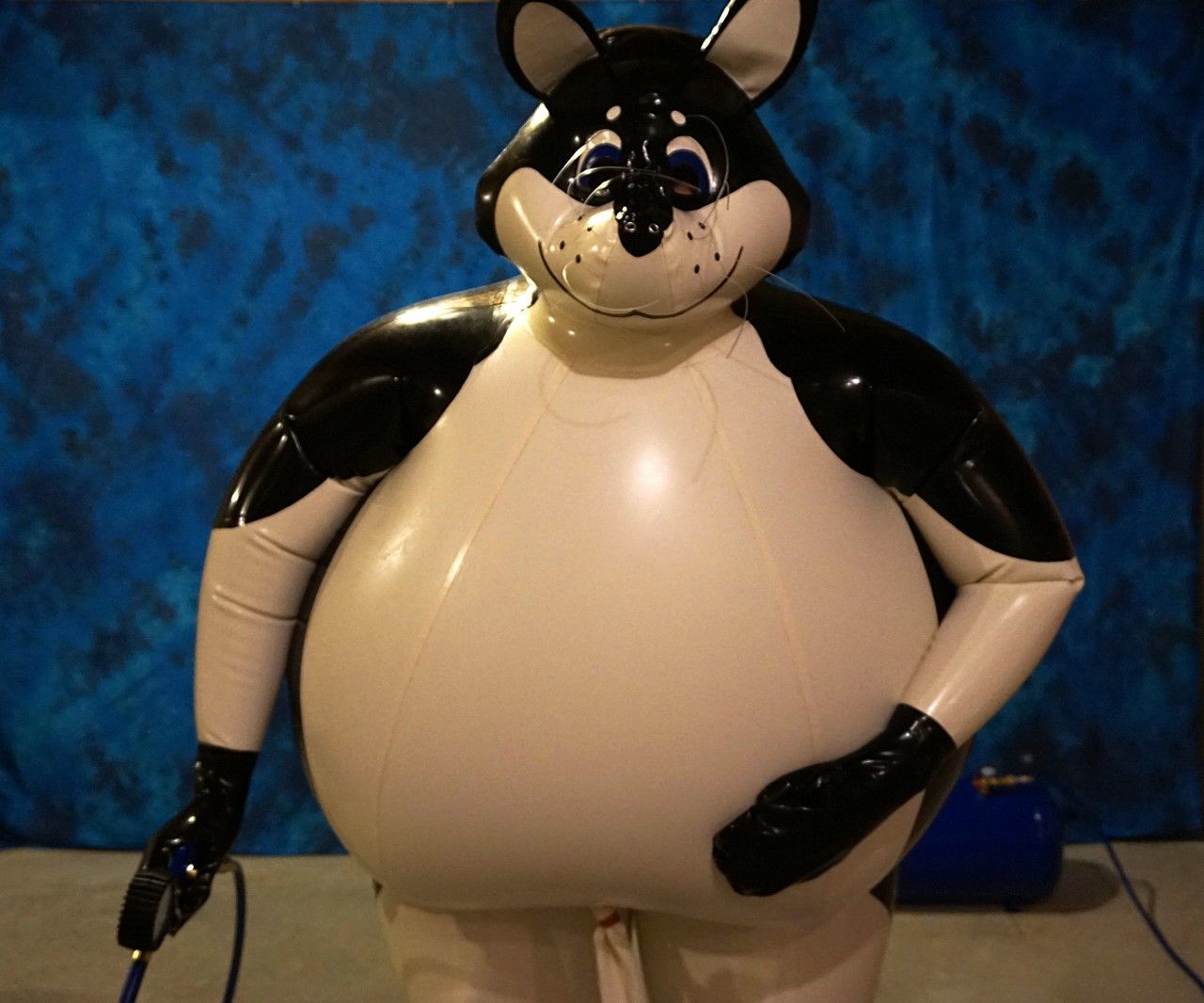 FN - Photo - [Video] Fat Husky Tank Inflation